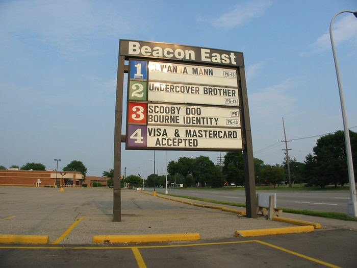 Beacon East Cinemas - June 2002 (newer photo)